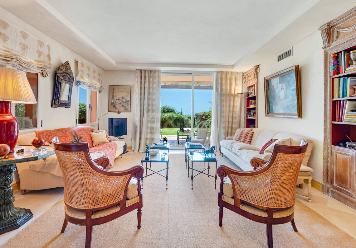 Apartament na parterze do wynajęcia w Alicate Playa, Marbella Wschodnia