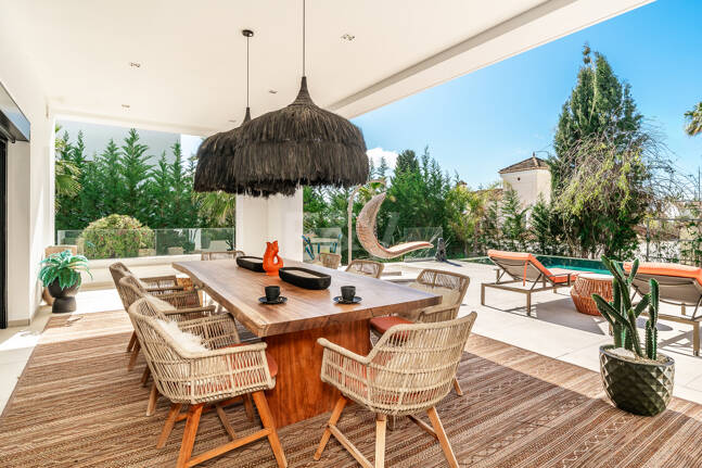 Villa de luxe contemporaine 100 mètres de la plage en emplacement privilégié près des commodités