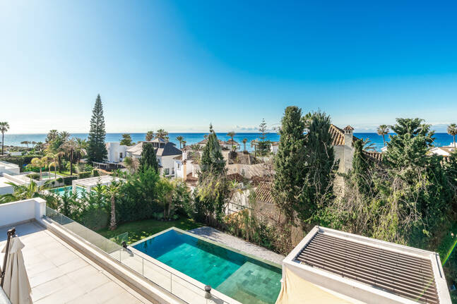 Villa de luxe contemporaine 100 mètres de la plage en emplacement privilégié près des commodités
