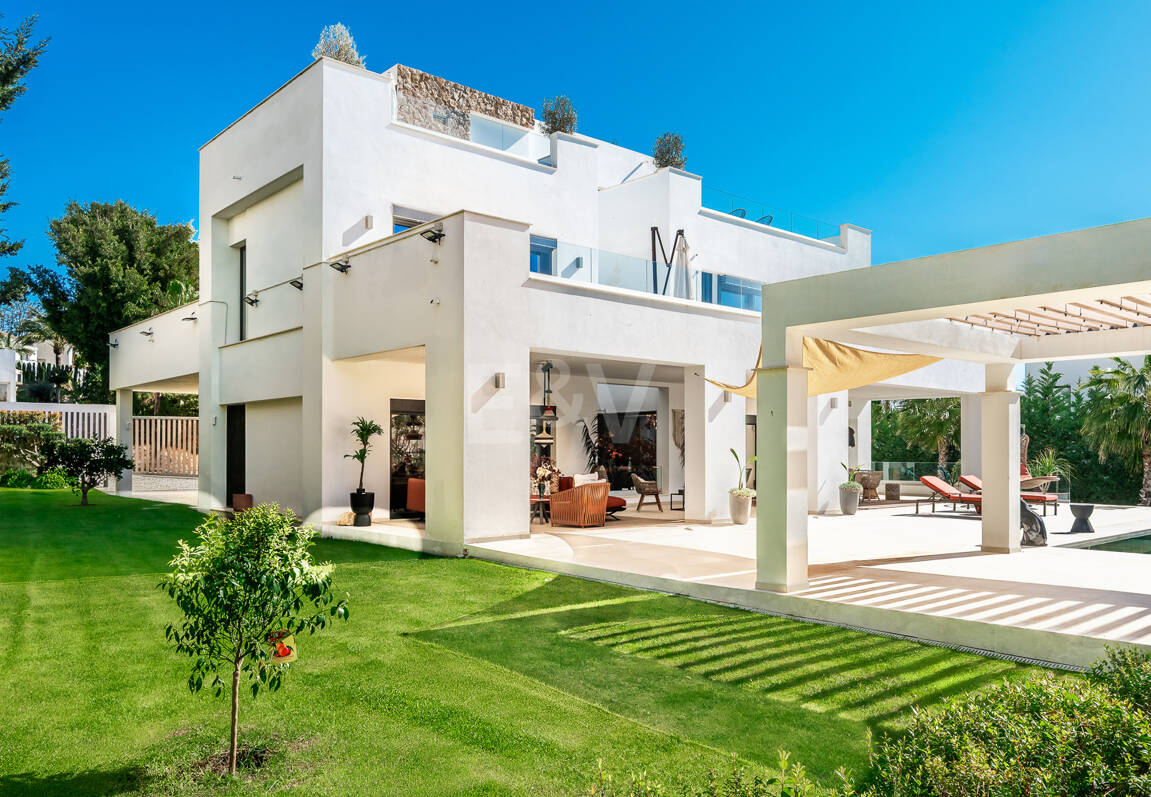 Villa de luxe contemporaine 100 mètres de la plage en emplacement privilégié près des commodités