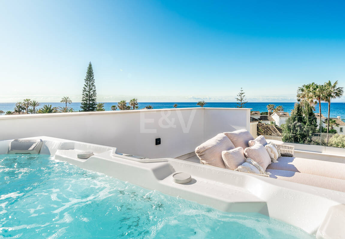 Villa de luxe contemporaine 100 mètres de la plage en emplacement privilégié près des commodités