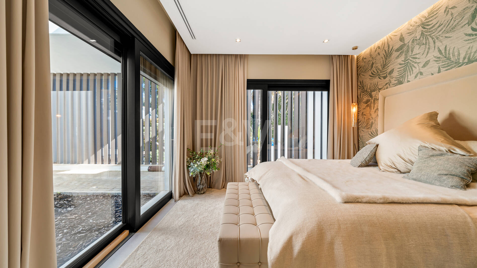 Villa de luxe contemporaine 100 mètres de la plage en emplacement privilégié près des commodités