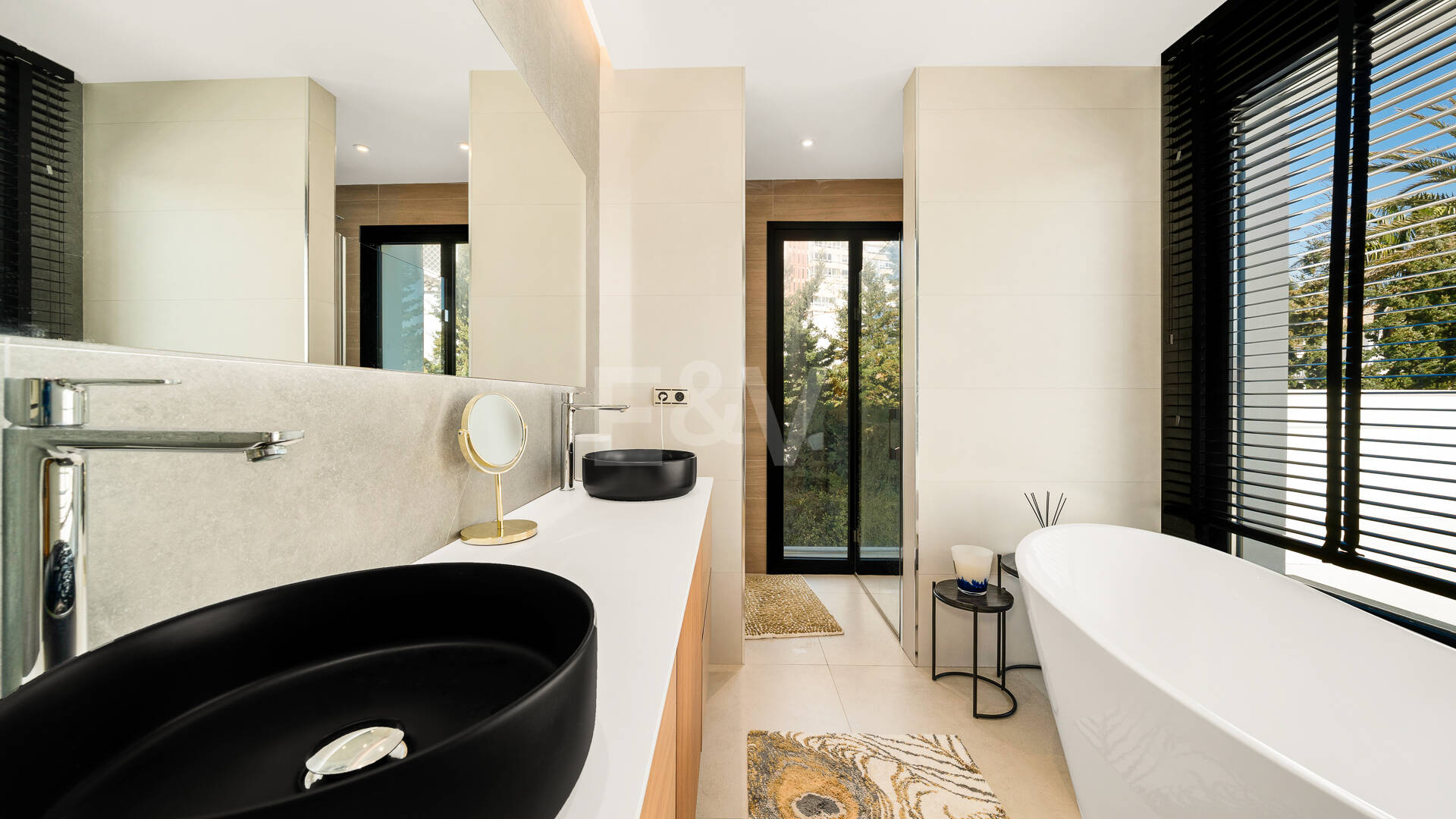 Villa de luxe contemporaine 100 mètres de la plage en emplacement privilégié près des commodités