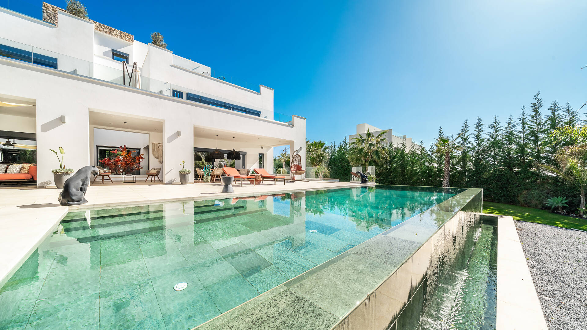 Villa de luxe contemporaine 100 mètres de la plage en emplacement privilégié près des commodités