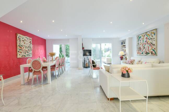 Luxury Beachside Property Steps from the Sea in the Golden Mile