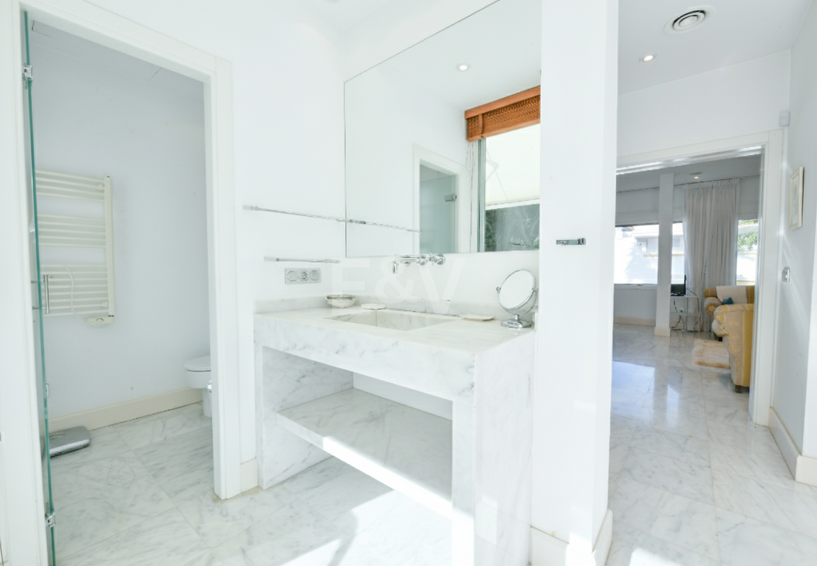 Luxury Beachside Property Steps from the Sea in the Golden Mile