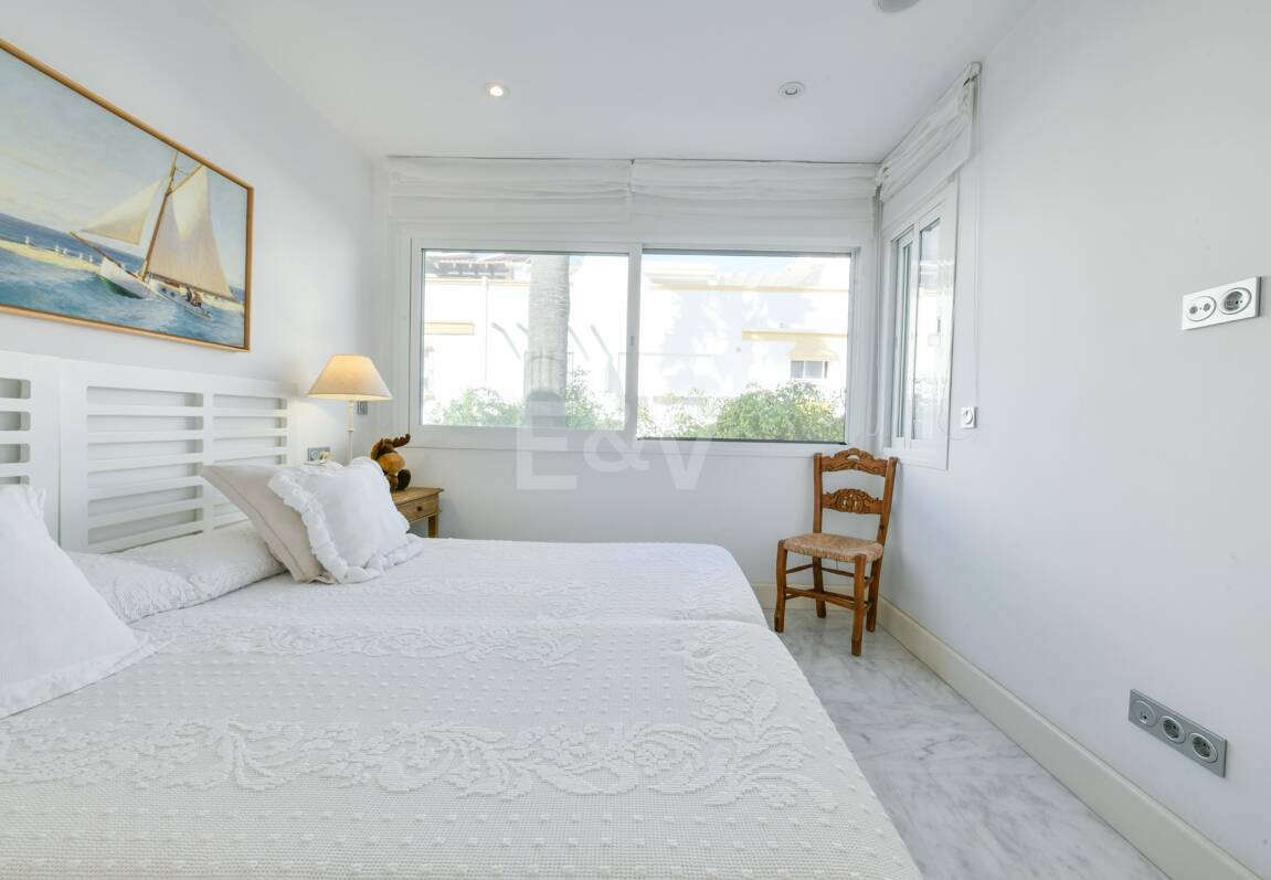 Luxury Beachside Property Steps from the Sea in the Golden Mile