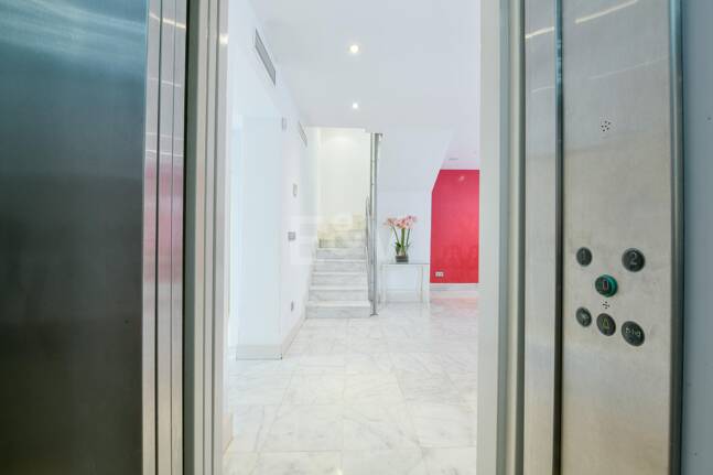 Luxury Beachside Property Steps from the Sea in the Golden Mile