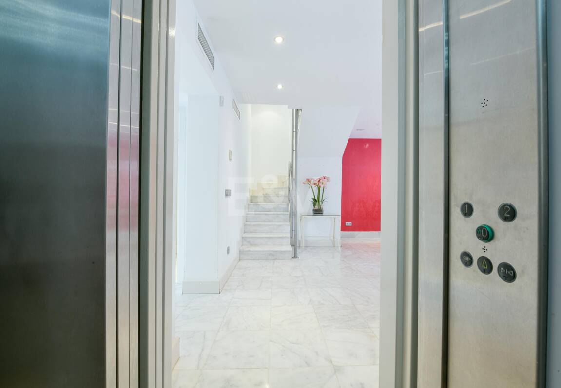 Luxury Beachside Property Steps from the Sea in the Golden Mile