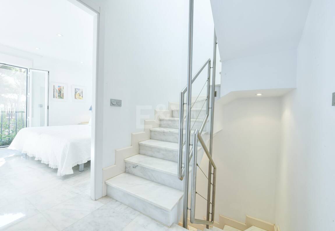 Luxury Beachside Property Steps from the Sea in the Golden Mile