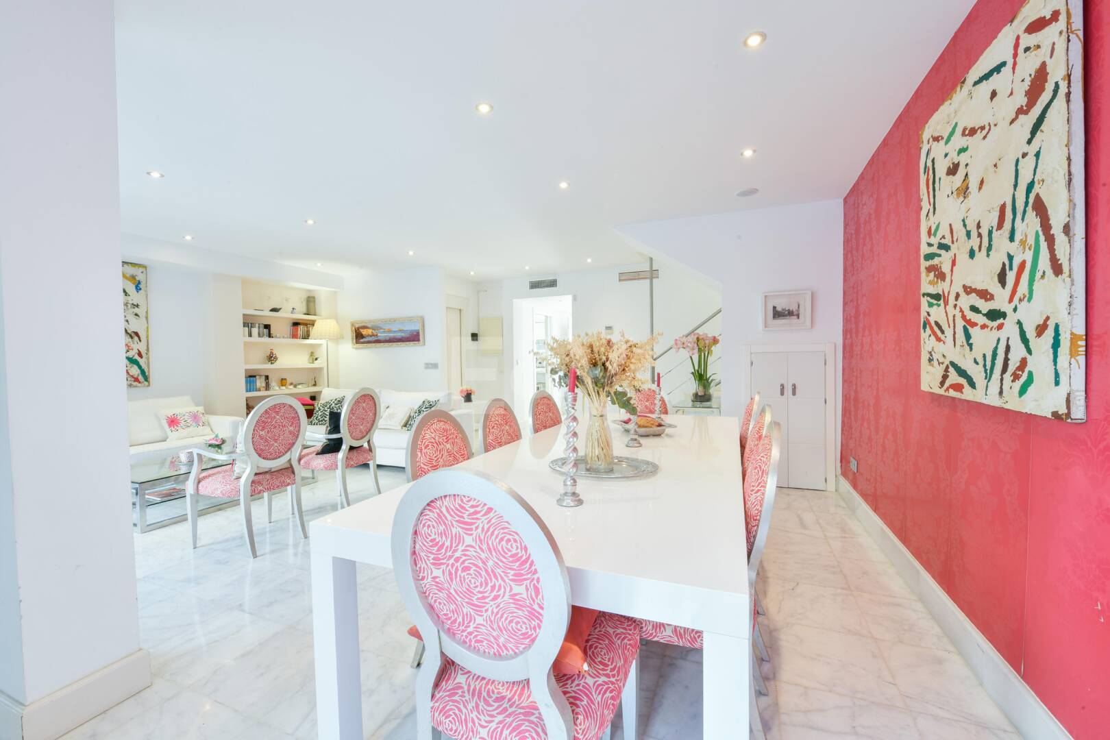 Luxury Beachside Property Steps from the Sea in the Golden Mile