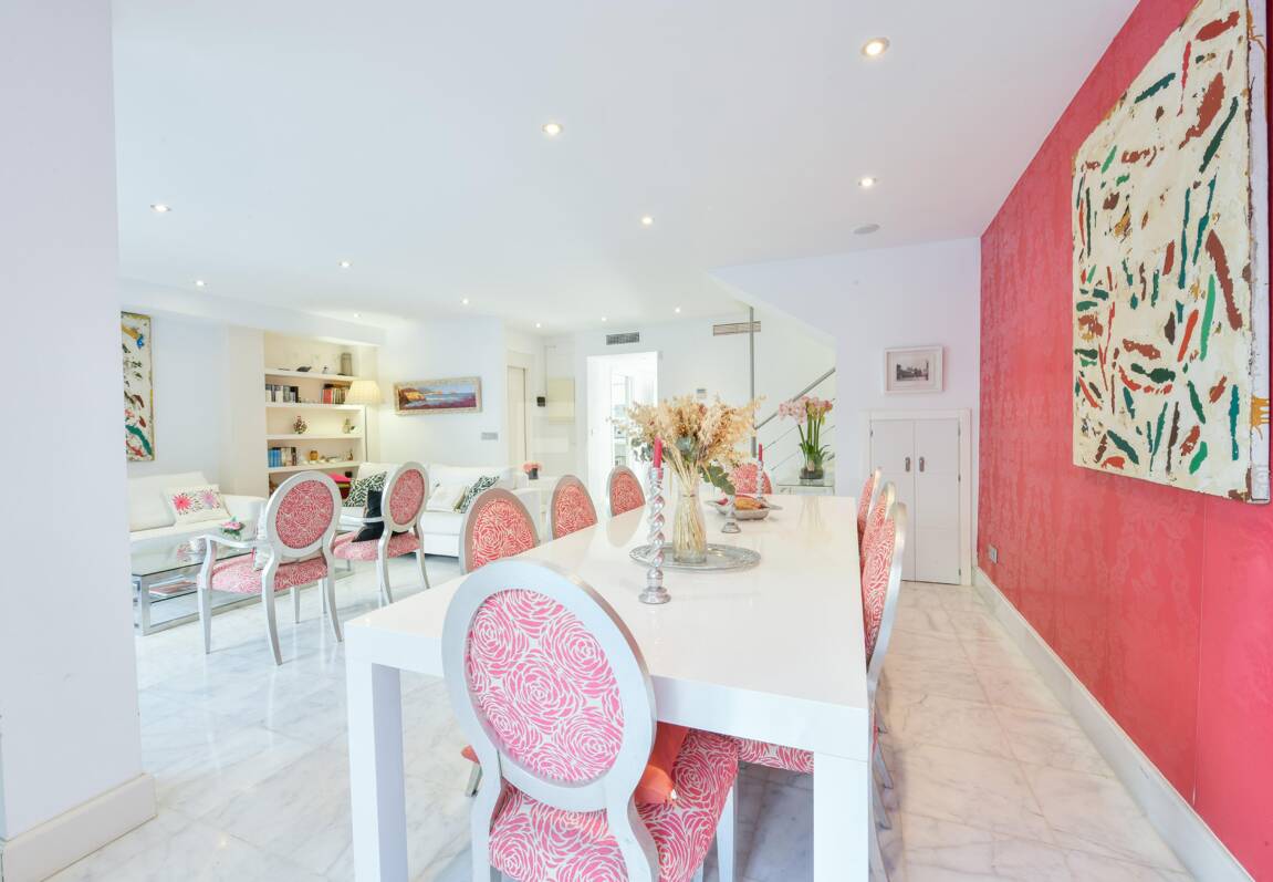 Luxury Beachside Property Steps from the Sea in the Golden Mile