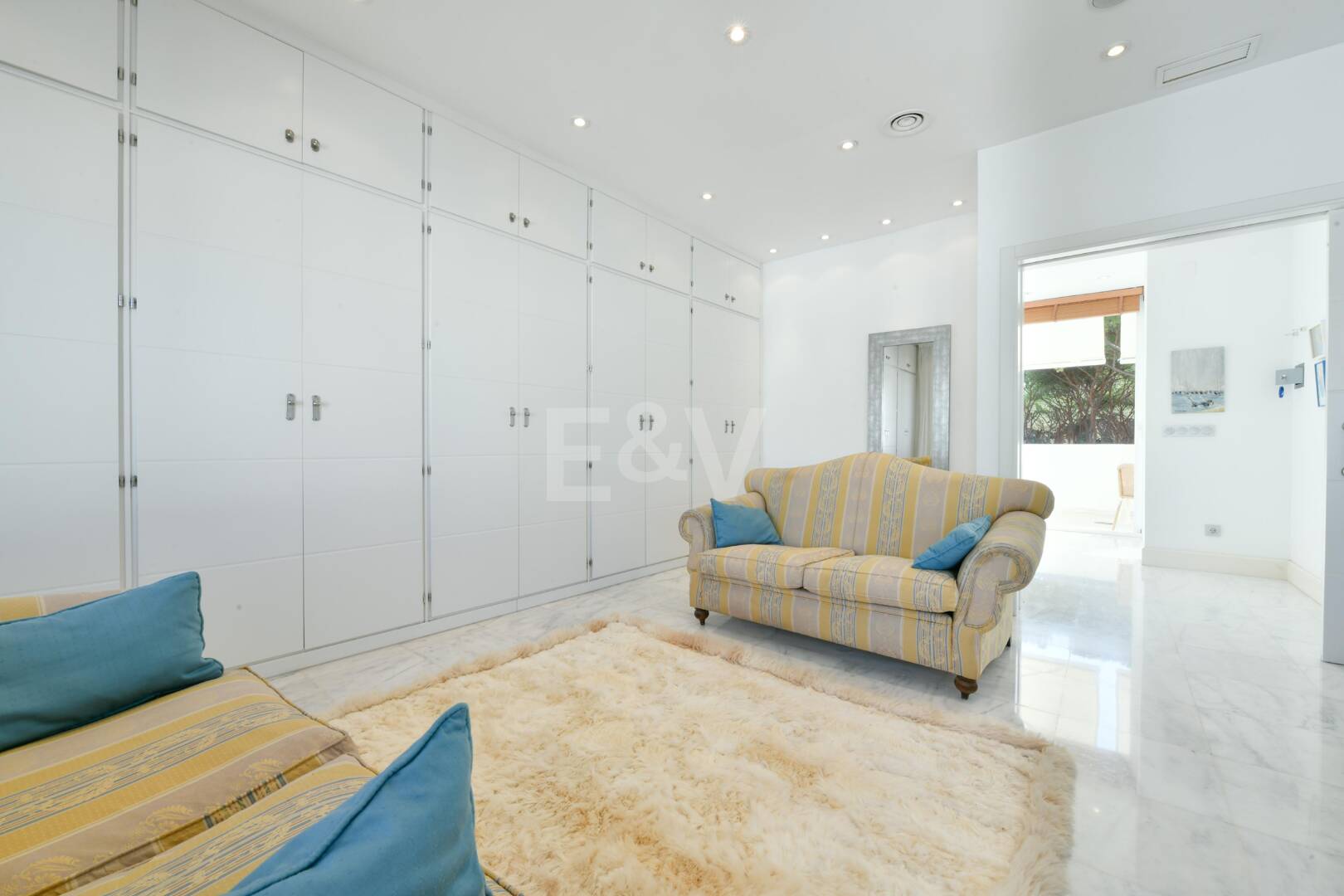 Luxury Beachside Property Steps from the Sea in the Golden Mile