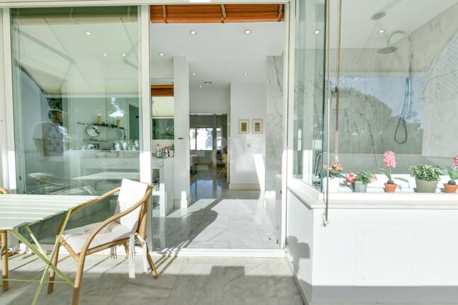 Luxury Beachside Property Steps from the Sea in the Golden Mile