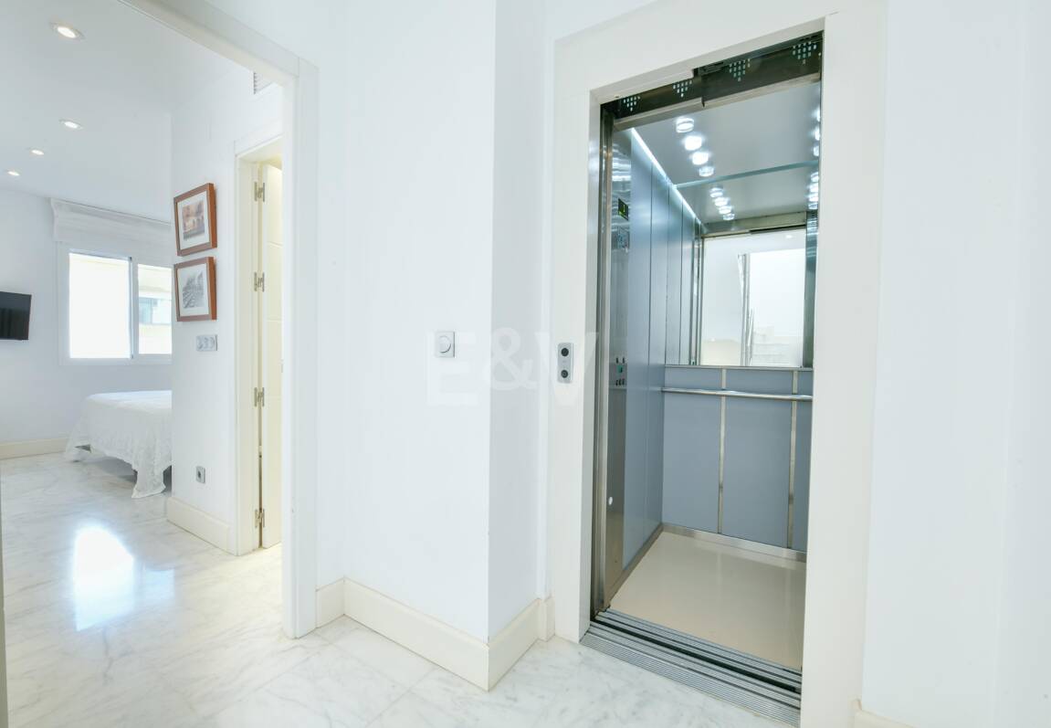 Luxury Beachside Property Steps from the Sea in the Golden Mile