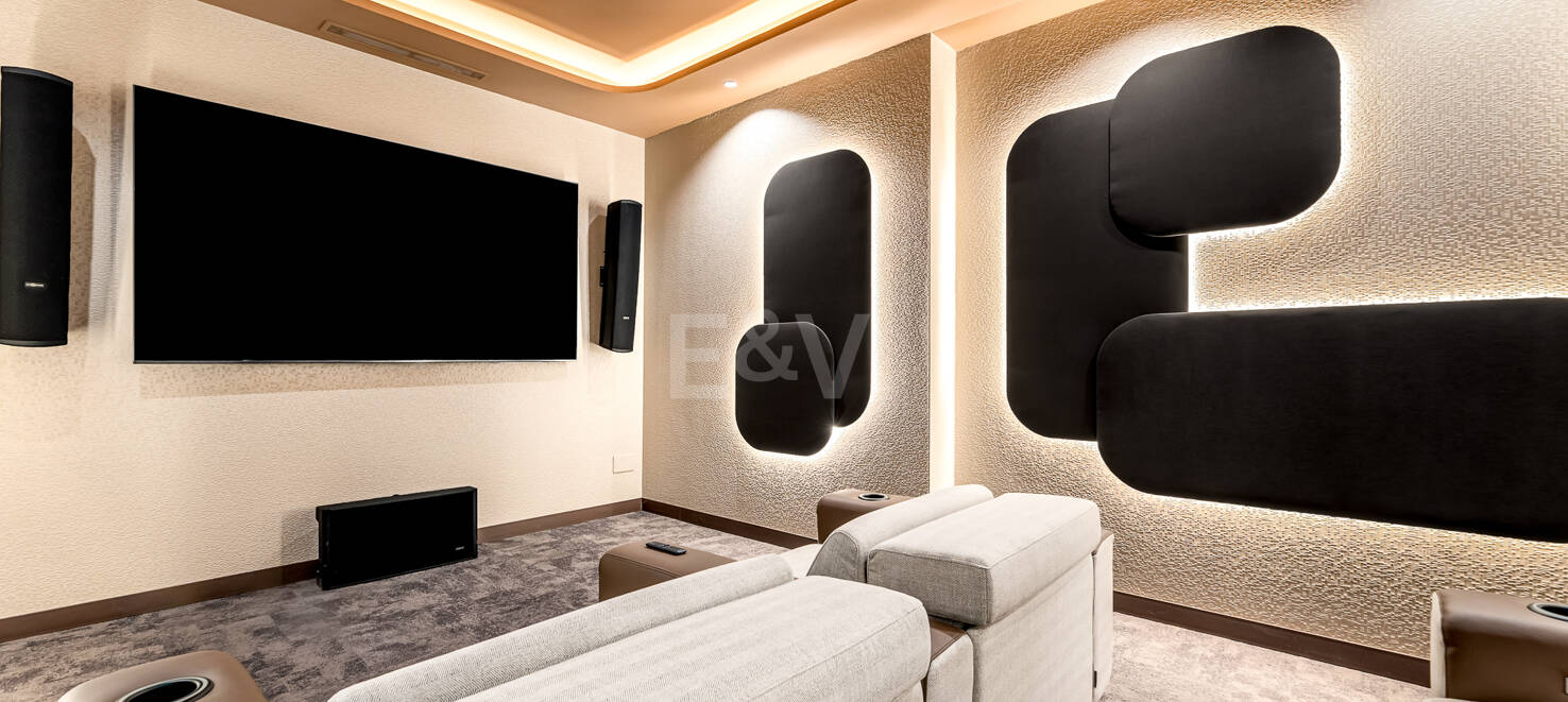 Luxusvilla in geschlossener Wohnanlage in fußläufiger Entfernung zum Strand