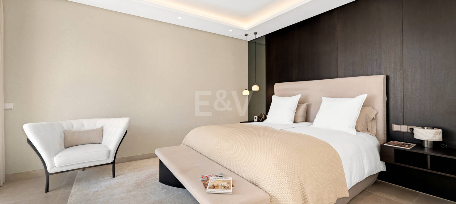 Luxusvilla in geschlossener Wohnanlage in fußläufiger Entfernung zum Strand