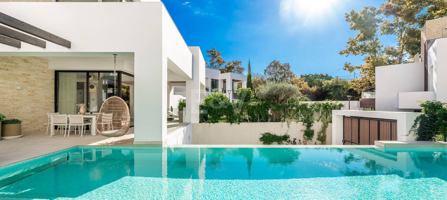 Luxusvilla in geschlossener Wohnanlage in fußläufiger Entfernung zum Strand