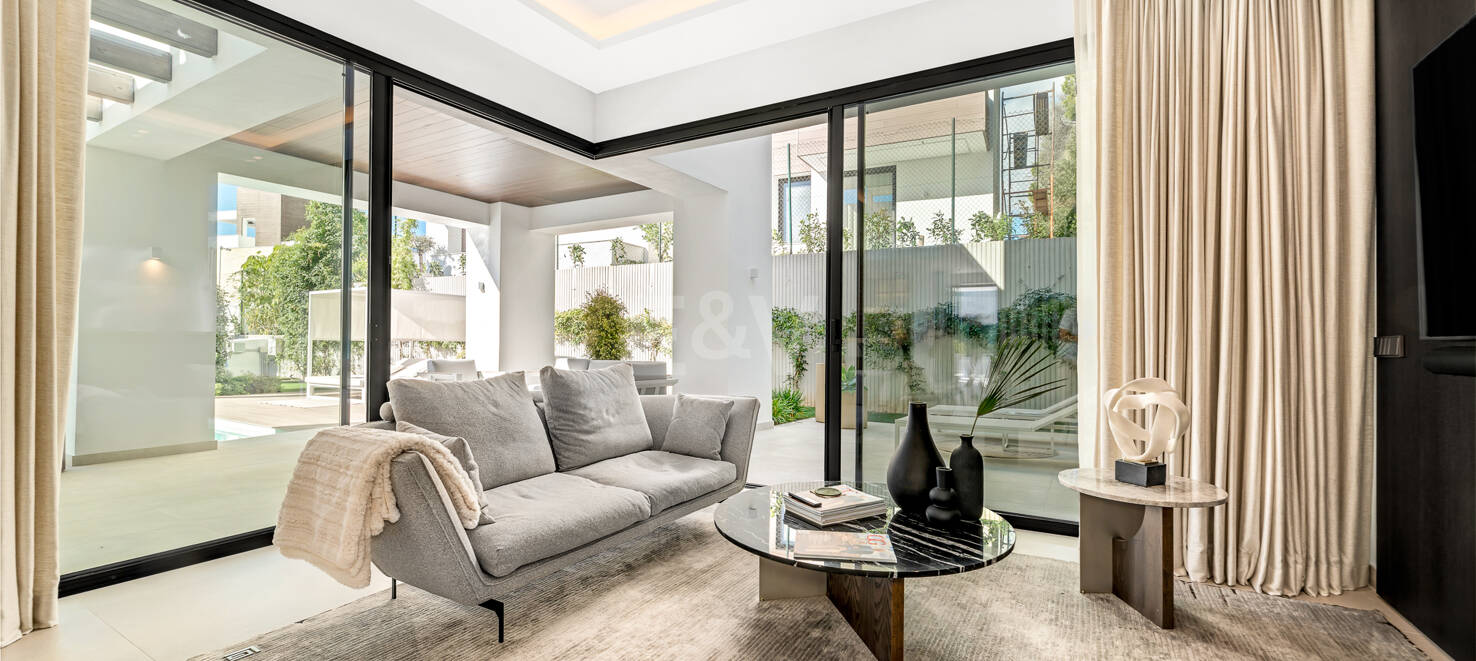 Luxusvilla in geschlossener Wohnanlage in fußläufiger Entfernung zum Strand