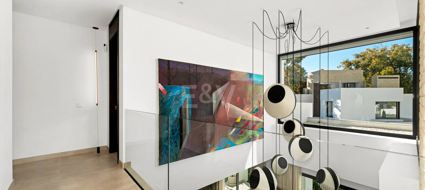 Luxusvilla in geschlossener Wohnanlage in fußläufiger Entfernung zum Strand