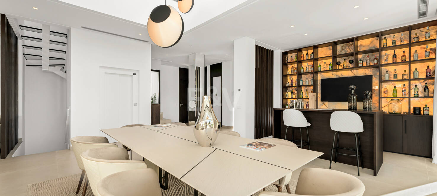 Luxusvilla in geschlossener Wohnanlage in fußläufiger Entfernung zum Strand