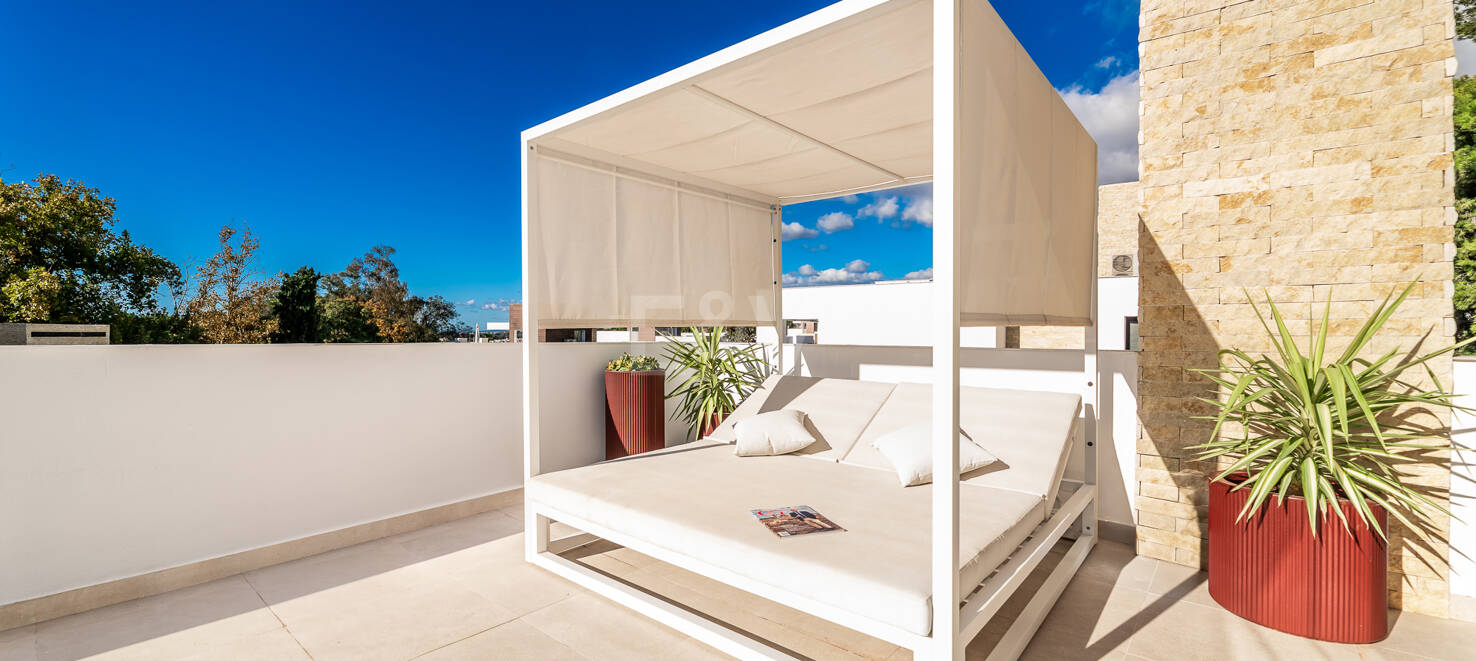 Luxusvilla in geschlossener Wohnanlage in fußläufiger Entfernung zum Strand