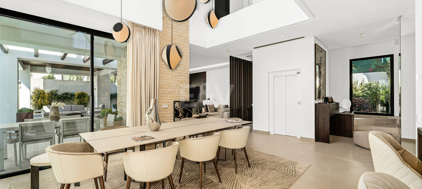 Luxusvilla in geschlossener Wohnanlage in fußläufiger Entfernung zum Strand