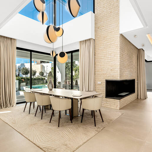 Luxusvilla in geschlossener Wohnanlage in fußläufiger Entfernung zum Strand