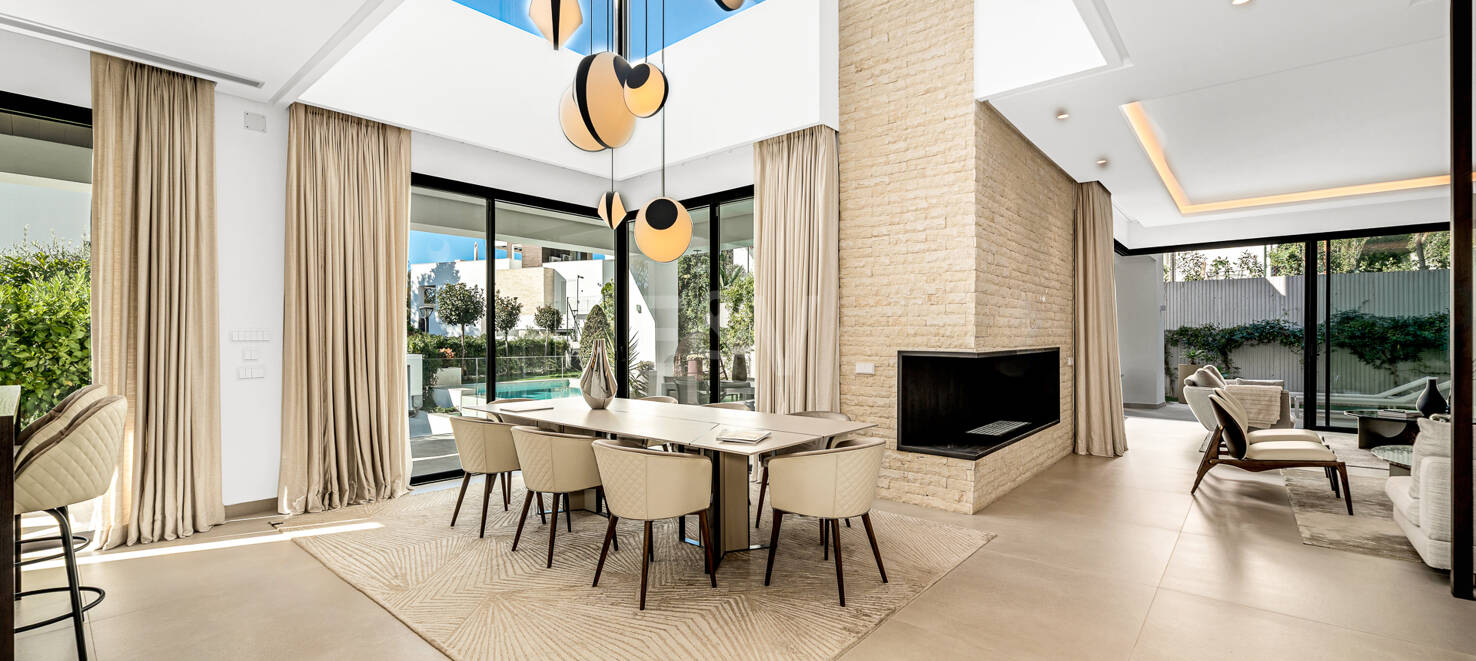 Luxusvilla in geschlossener Wohnanlage in fußläufiger Entfernung zum Strand