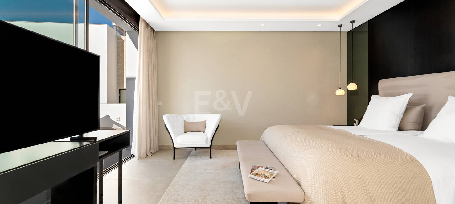 Luxusvilla in geschlossener Wohnanlage in fußläufiger Entfernung zum Strand