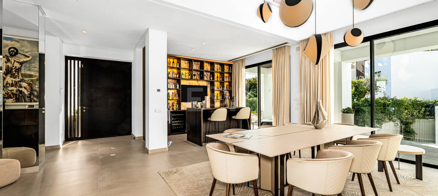 Luxusvilla in geschlossener Wohnanlage in fußläufiger Entfernung zum Strand