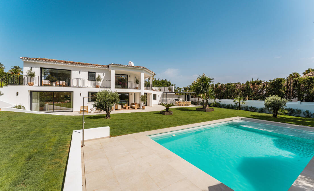 Set in Rocío de Nagüeles, just above Marbella’s Golden Mile, this impeccable two-storey villa sits on a private plot with...