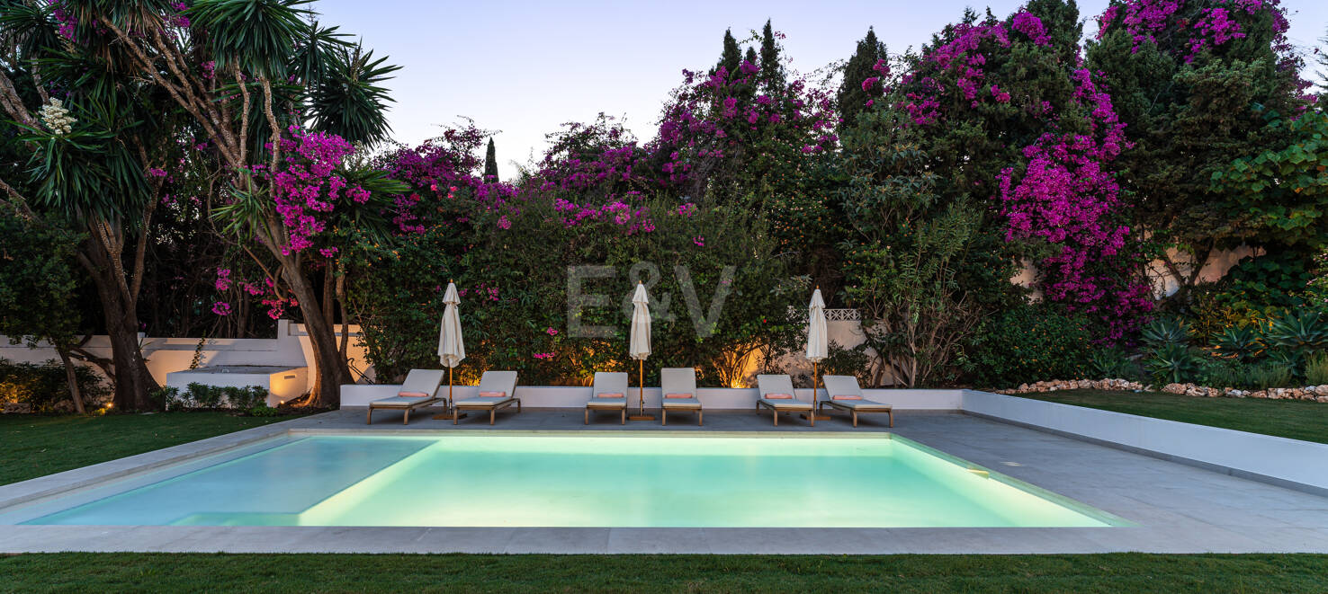 Luxuriöse Modernisierte Villa mit Meerblick an der Goldenen Meile von Marbella