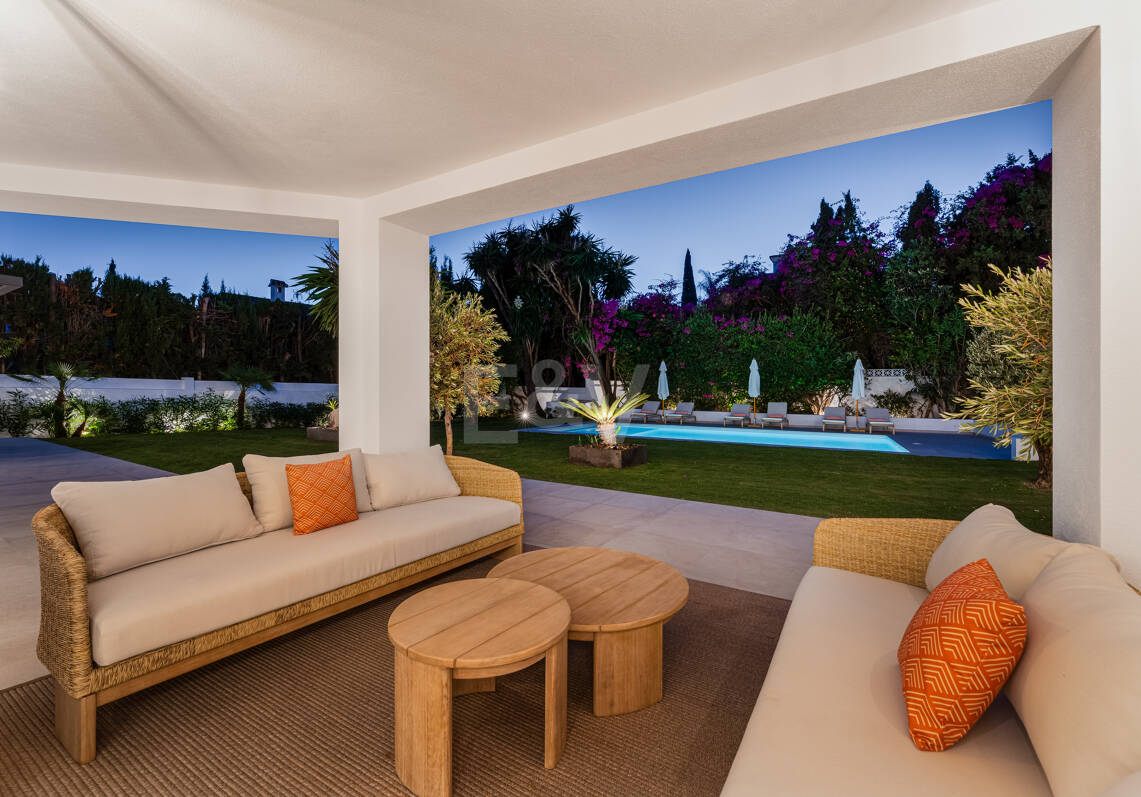 Impeccable Golden Mile Villa with Beautiful Sea and Mountain Views