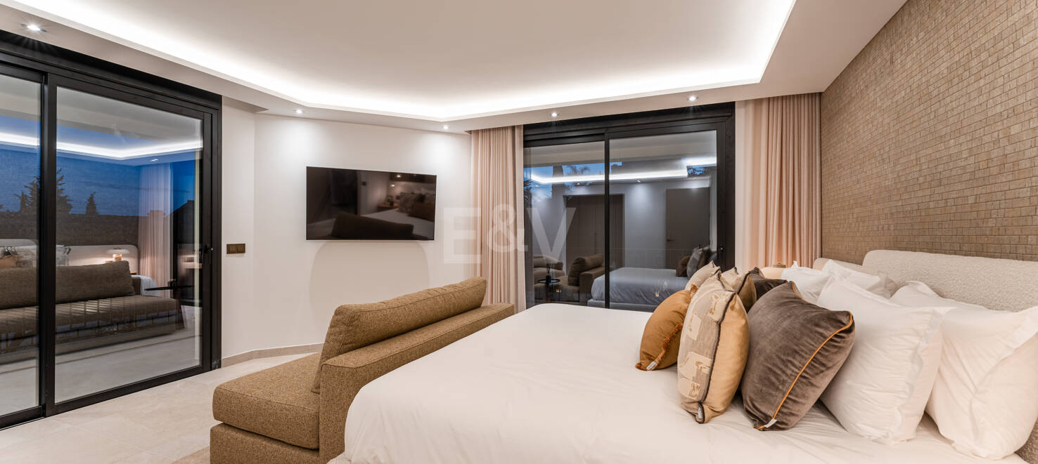 Luxuriöse Modernisierte Villa mit Meerblick an der Goldenen Meile von Marbella