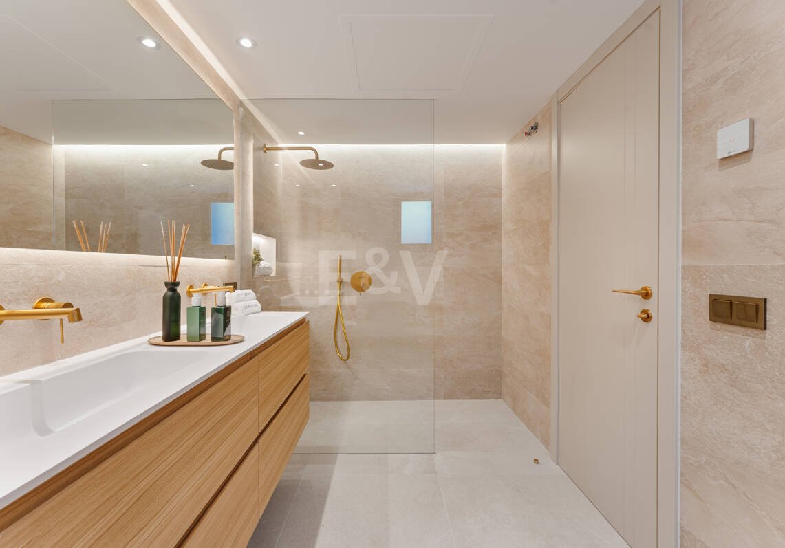 Impeccable Golden Mile Villa with Beautiful Sea and Mountain Views