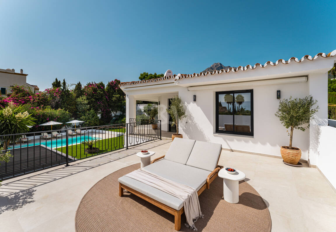 Makellose Villa an der Golden Mile mit Wunderschönem Meer- und Bergblick