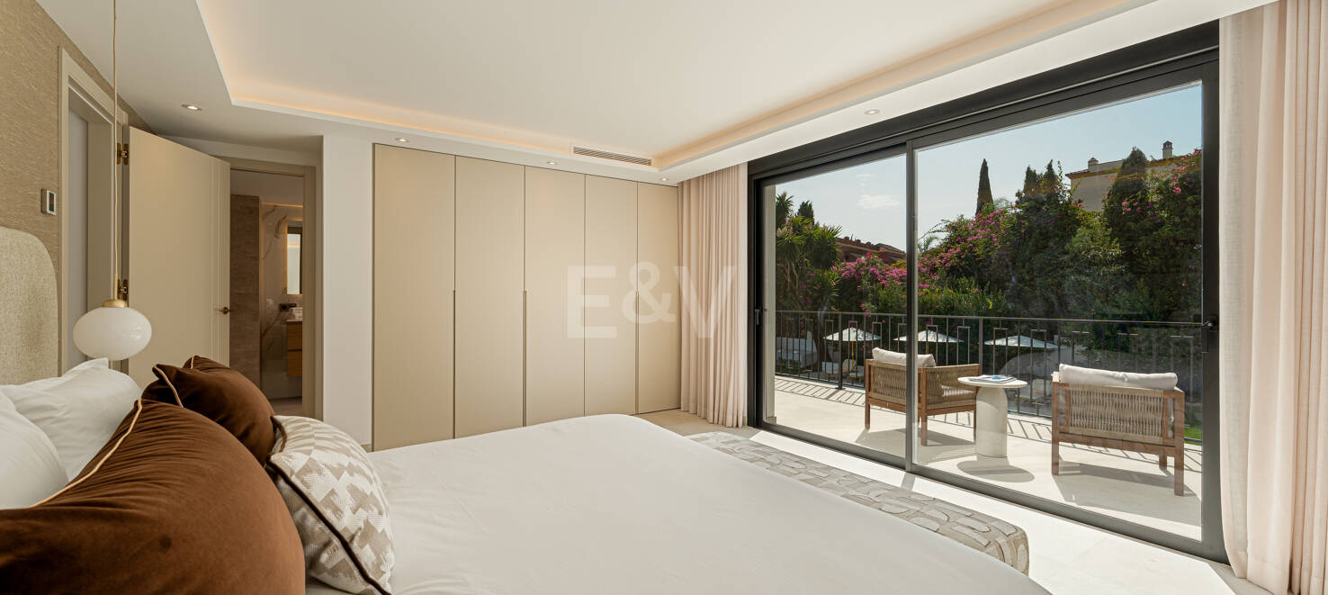 Luxuriöse Modernisierte Villa mit Meerblick an der Goldenen Meile von Marbella