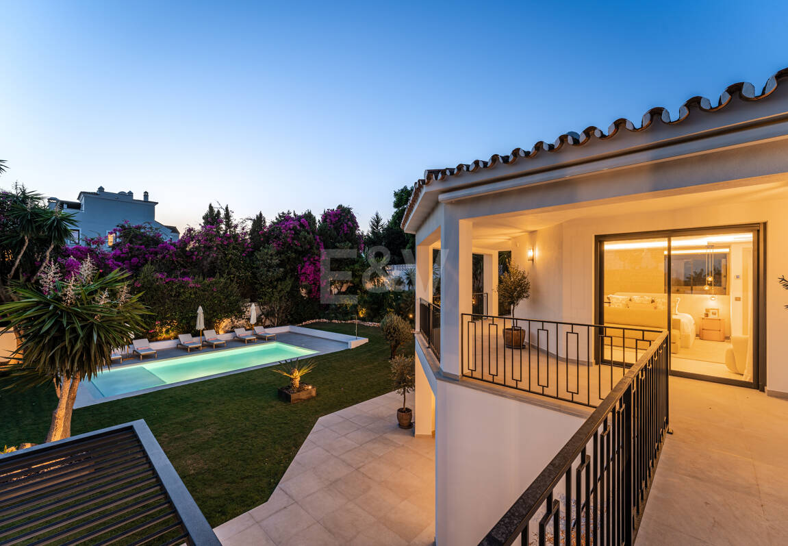 Makellose Villa an der Golden Mile mit Wunderschönem Meer- und Bergblick