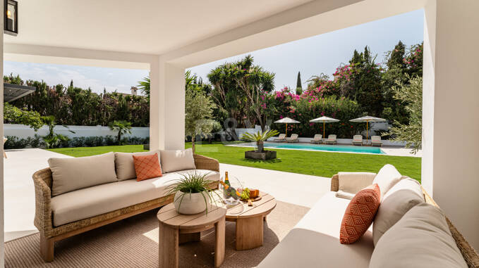Impeccable Golden Mile Villa with Beautiful Sea and Mountain Views
