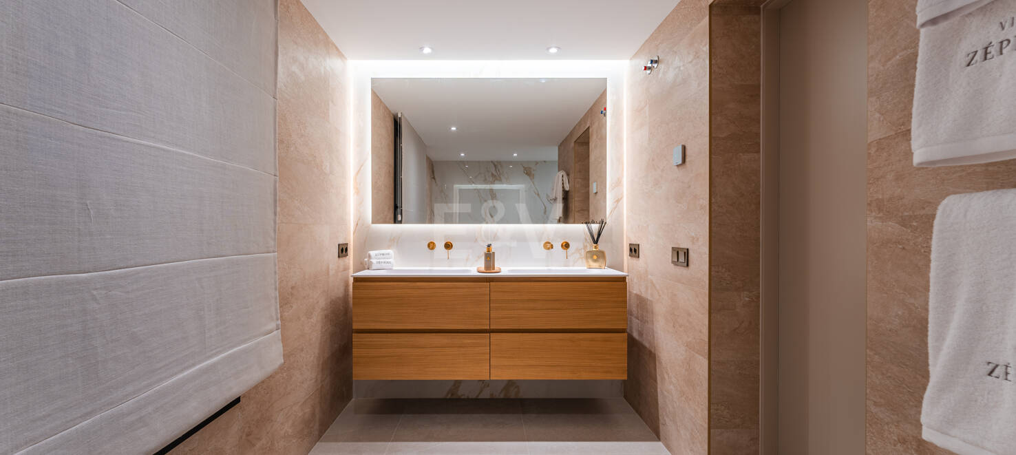 Luxuriöse Modernisierte Villa mit Meerblick an der Goldenen Meile von Marbella