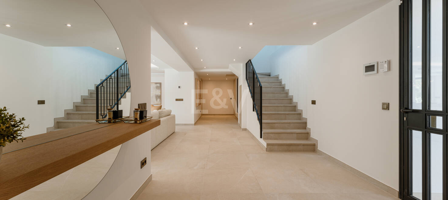 Luxuriöse Modernisierte Villa mit Meerblick an der Goldenen Meile von Marbella