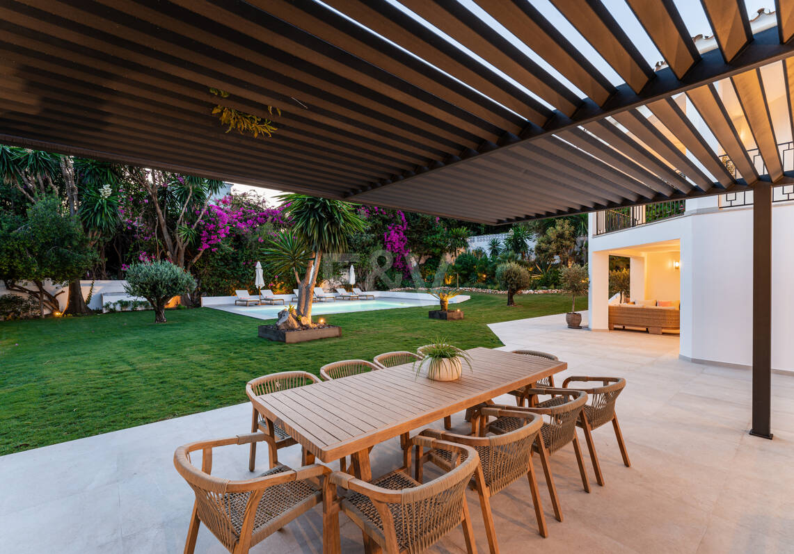 Impeccable Golden Mile Villa with Beautiful Sea and Mountain Views
