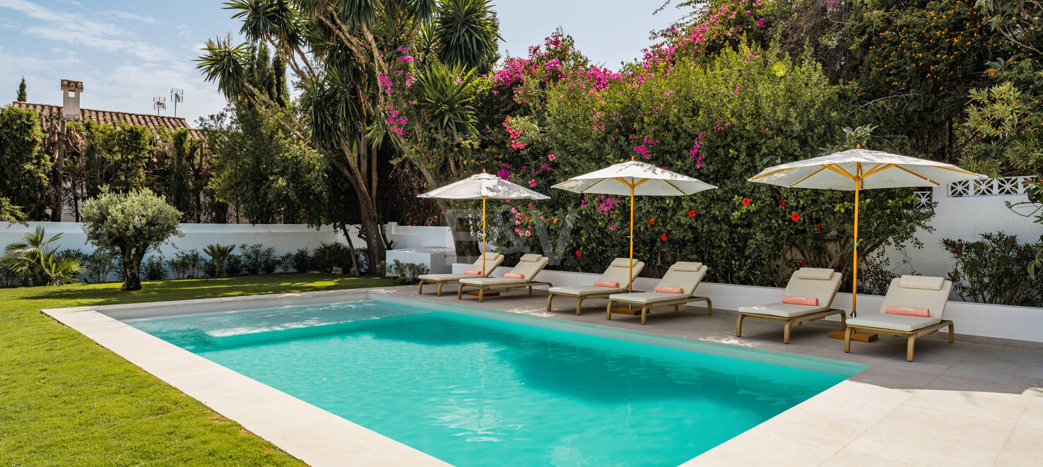 Luxuriöse Modernisierte Villa mit Meerblick an der Goldenen Meile von Marbella