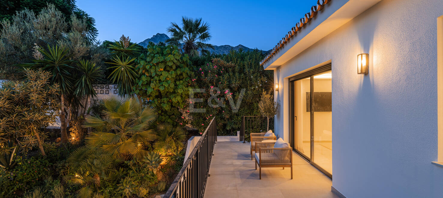 Luxuriöse Modernisierte Villa mit Meerblick an der Goldenen Meile von Marbella