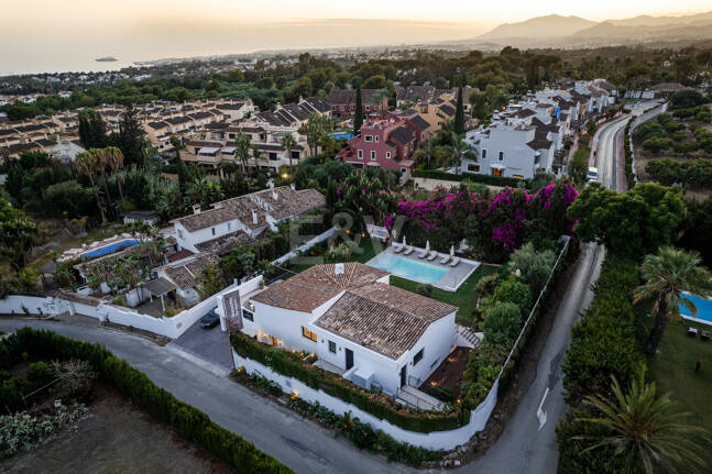 Makellose Villa an der Golden Mile mit Wunderschönem Meer- und Bergblick