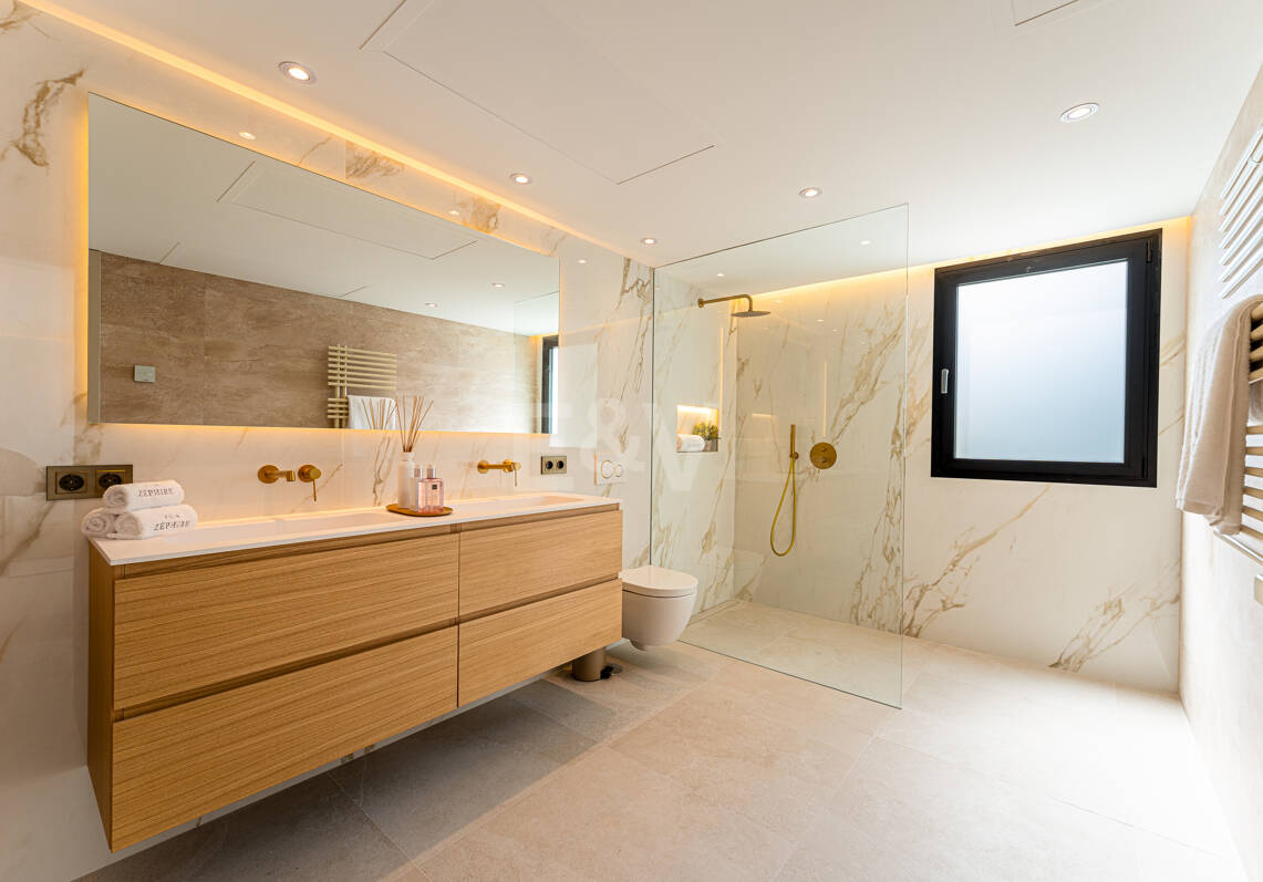 Impeccable Golden Mile Villa with Beautiful Sea and Mountain Views