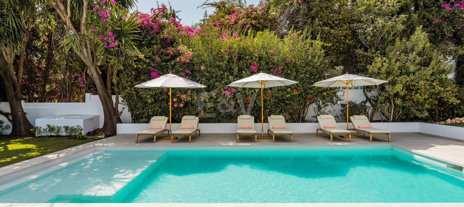 Luxuriöse Modernisierte Villa mit Meerblick an der Goldenen Meile von Marbella