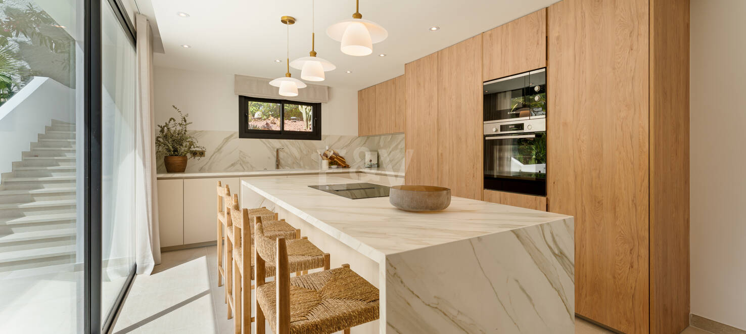 Luxuriöse Modernisierte Villa mit Meerblick an der Goldenen Meile von Marbella