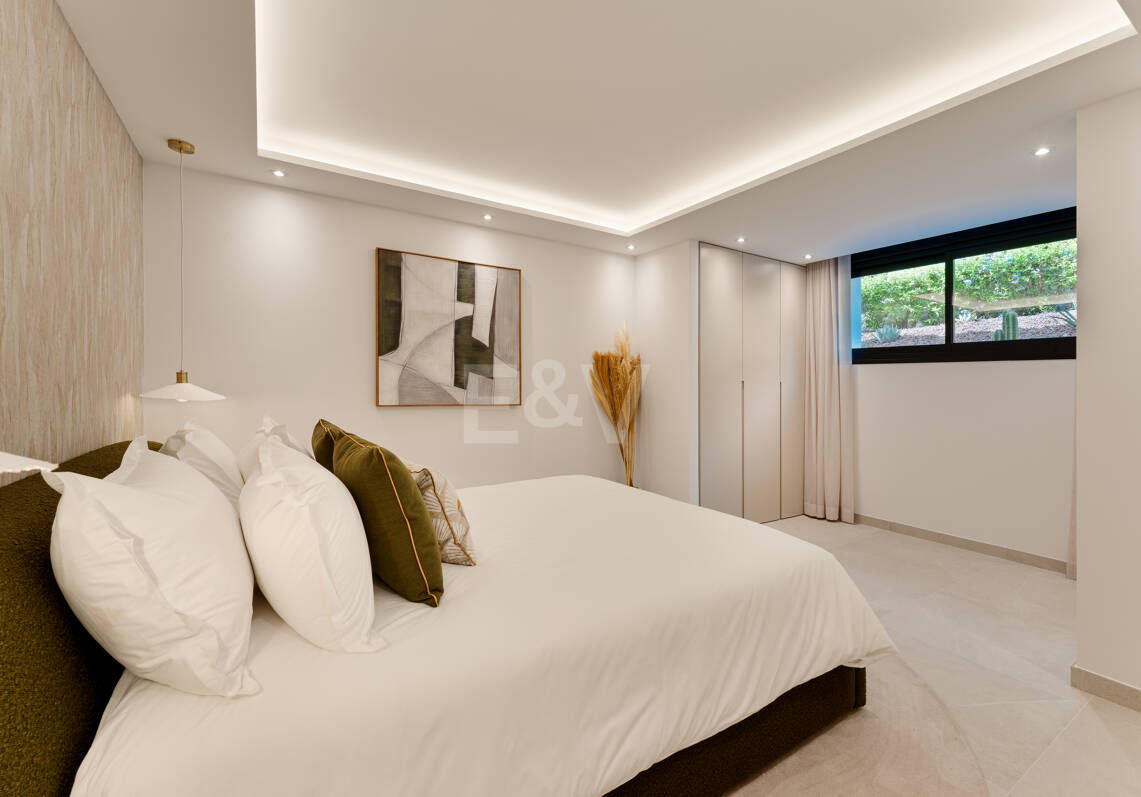 Impeccable Golden Mile Villa with Beautiful Sea and Mountain Views